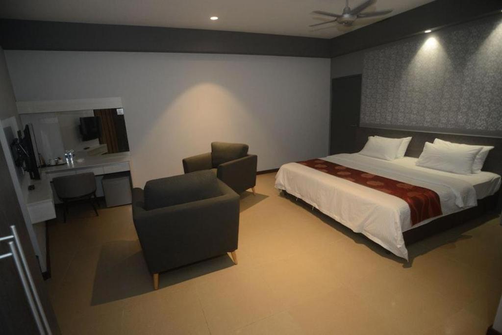 Star-Well Hotel Kuala Lipis Esterno foto