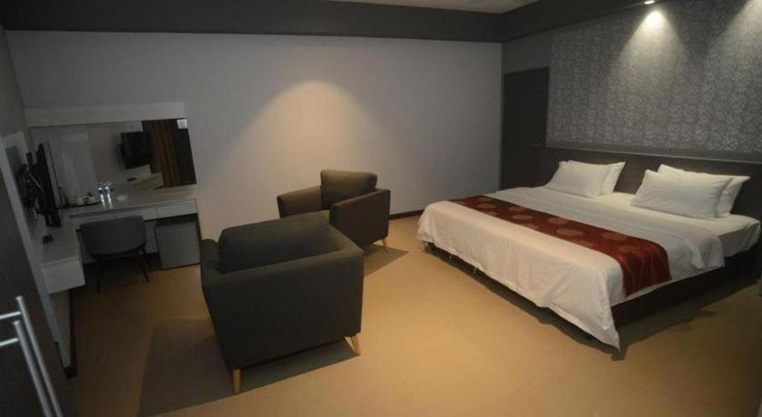 Star-Well Hotel Kuala Lipis Esterno foto